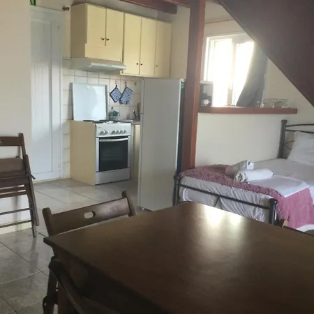 Apartment σαραντησ--κωστας Lakíthra